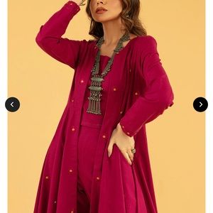 NWOT Fuchia embriodery women dress 2 pcs (no pants)